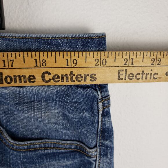 Torrid Women's 18 Jean Shorts Classic Medium Wash Big Pocket Everyday Denim - Picture 2 of 8